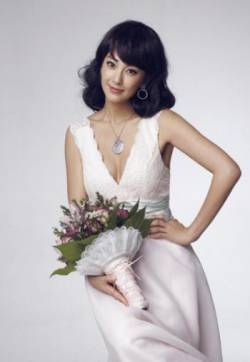 高清内地山东德州女演员性感美女张雨绮床上性感诱人写真美女图片