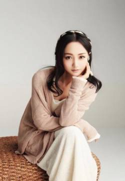 高清中国内地云南保山女演员杨蓉性感迷人写真图片桌面壁纸第张