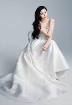 范冰冰优雅身姿 演绎气质小清新美女