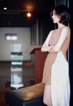 中韩混血儿模特新生代明星模特江伊涵镂空写真