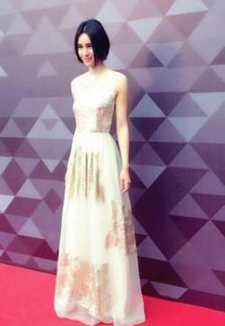 高清上海美女尚雯婕回归歌手气质性感照片