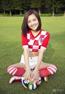 大陆福建省福州市台江女演员可爱性感美女郑罗茜足球宝贝写真图片