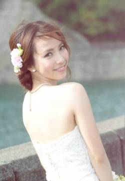 中国内地女演员深沟的性感车模女神曹阳前凸后翘人鱼装艺术写真图片