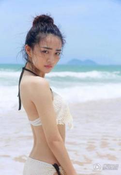 中国内地内蒙古呼和浩特女演员《我们相爱吧》95后少女徐璐曝海边写真图片