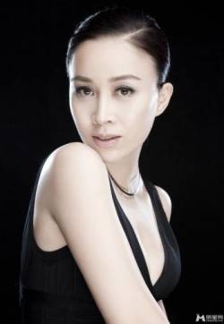 高清辽宁省沈阳女歌手那英时尚大片着黑色镂空裙演绎摩登女郎