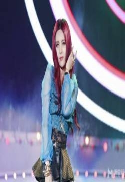 Tara李居丽天使美颜多变时尚发色引领舞台潮流1