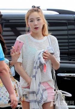高清韩国全罗北道全州少女时代空降新加坡金泰妍透视网衣露绿色胸罩