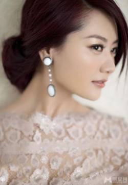 高清内地陕西西安女演员白冰优雅写真蕾丝裹身甜美迷人
