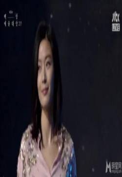 全智贤短发亮相韩国百想艺术大赏 女神光芒照耀全场