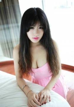 湖北人女明星粉嫩礼裙MM刘雪妮性感私房写真美女图