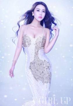 精致美女冰雪奇缘主题写真性感动画美女图片