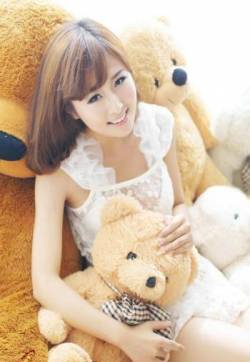 高清青春少女抱小熊给你好看私房照写真图片下载