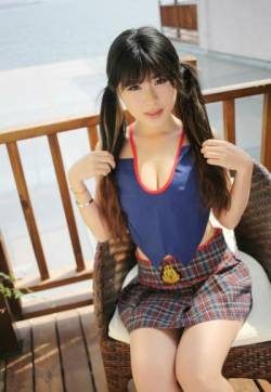 韩国忠清南道保宁女明星清纯马尾女孩刘雪妮制服短裙阳台写真照