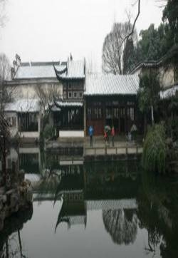 苏州冬天风景图片 静谧的园林景色白皑皑的雪地美景图片