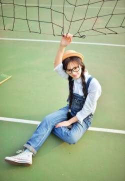 高清湖北省赤壁美女黄灿灿武大校花写真（二）：清纯眼镜妹学生写真图片