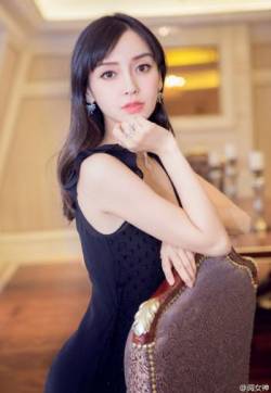 中国内地上海影视女演员Angelababy杨颖妩媚性感写真浅笑风情迷人
