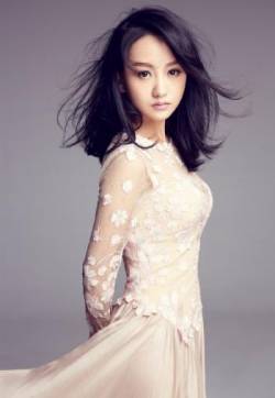 高清中国内地云南保山女演员杨蓉气质美女明星高清礼服写真图片