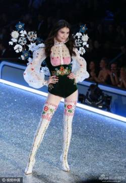 高清美女维多利亚的秘密：山地罗曼史主题性感时尚写真图片