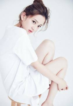 高清内陆美女明星唐本纯白诱惑私房照图片