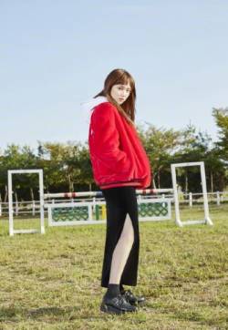 高清韩国女演员模特李圣经时尚写真图片：颜高腿长展时尚魅力