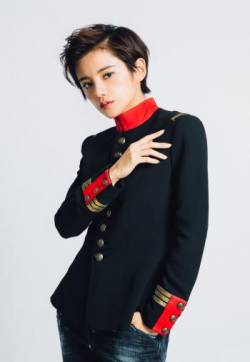 高清湖南省永州美女伊一帅气写真图片