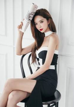 最新仿4493美图低胸长裙美女诱惑写真