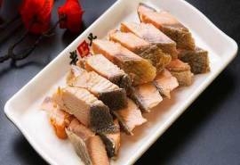 熏五香大马哈鱼图片  哈尔滨美食图片