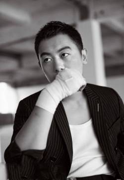 中国大陆江苏省盐城男演员朱亚文时尚质感写真图片