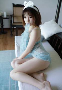 高清手机超可爱冰激凌MM小萝莉清纯撩人写真图片