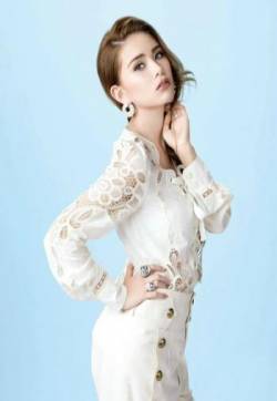中国台湾女模特昆凌火辣模特明星写真：天王嫂高清美照图片第张