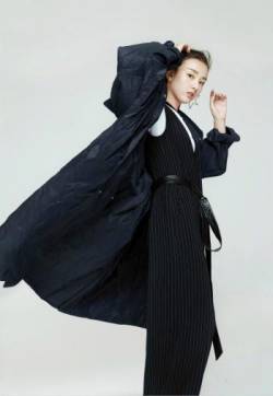 中国北京当代95后女演员宋祖儿时尚气质大片美图