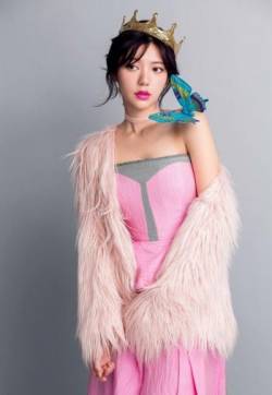 中国台湾流行乐女歌手、影视演员、平面模特温婉清纯女王范写真图片