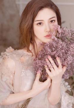 中国内地影视女演员葛天性感迷人旅拍照图片第张