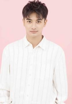 中国内地杭州男演员郑凯浪漫帅气情人节写真图片