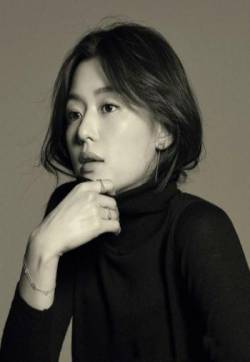 韩国首尔女演员全智贤气质优雅时尚写真图片