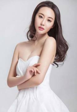 高清中国内地安徽芜湖女演员李纯时尚写真桌面壁纸下载第张