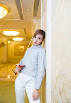 中国内地河北女演员冯文娟《进击吧，闪电》击剑写真图片