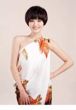 中国大陆浙江演员岩女郎曹曦文夏日清新妩媚写真图片