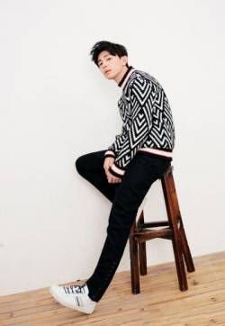 高清河北省石家庄男明显邓伦小山竹时尚杂志写真图片