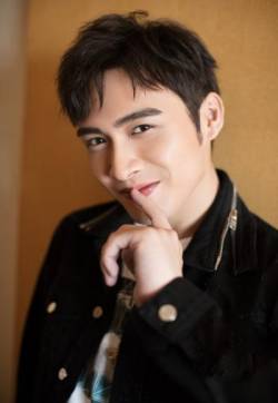 中国大陆江苏无锡男演员张彬彬黑白简约风格写真高清图片
