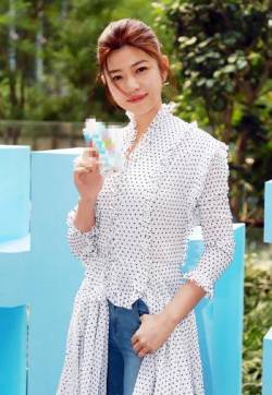 高清台湾台北女演员陈妍希出席水公益活动图片