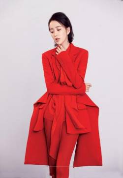高清中国内地新疆伊犁影视女演员佟丽娅优雅魅力时尚杂志写真图片