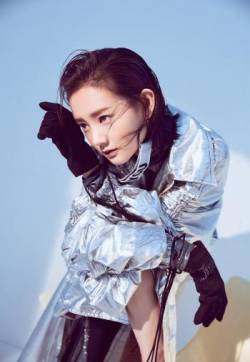 高清中国内地山东济南女演员李一桐最新个性时尚写真大片