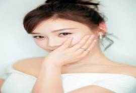 袁姗姗露肩清新优雅性感写真图片