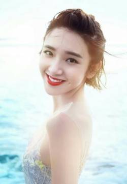 高清中国内地四川女演员唐艺昕清凉性感写真图片