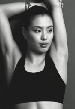 高清吴敏霞黑白照片写真