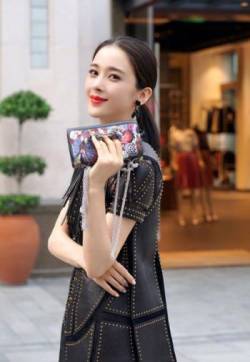 中国内地山东省烟台女演员、模特中戏清纯高颜值美女赵韩樱子粉嫩日系唯美写真第张
