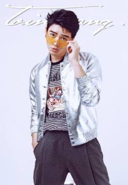 中国大陆新生代演员龚俊时尚休闲风杂志写真高清图片