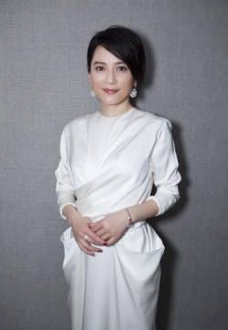 高清中国导演,演员俞飞鸿白色连衣裙亮相活动图片