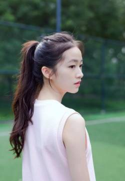 杨肸子校园清纯活力写真图片